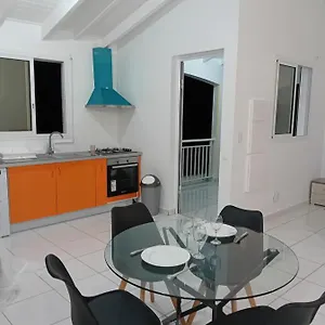 Appartement Maison Dans Les Hauteurs, Le Gosier (Grande-Terre)